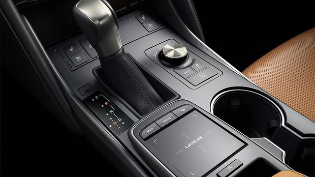 2024 Lexus IS 300h F Sport Design  第9張相片