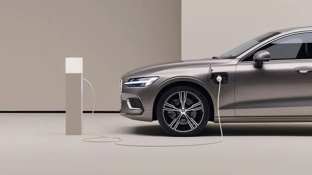 2024 Volvo V60 Plus Recharge T8  第5張相片