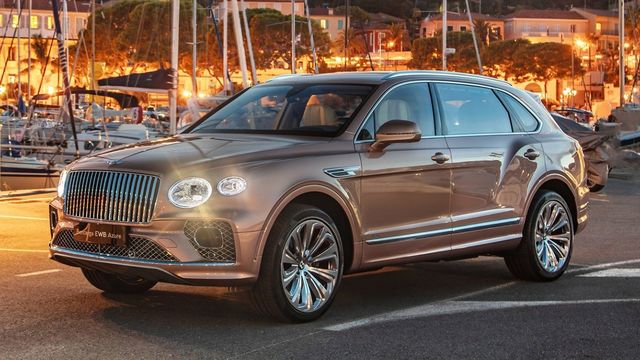 2024 Bentley Bentayga 4.0 V8 EWB Azure  第1張相片