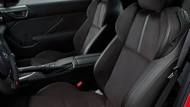 2024 Toyota GR86 2.4 6MT  第8張相片