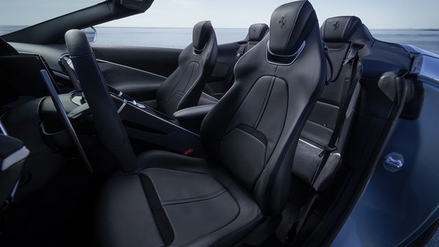 2024 Ferrari Roma Spider V8  第7張相片