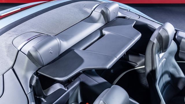 2024 Ferrari Roma Spider V8  第10張相片