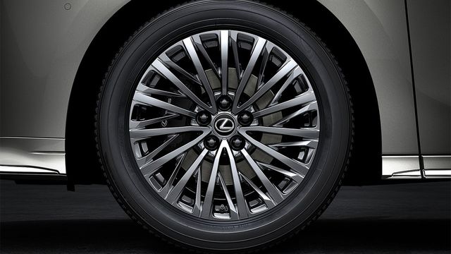 2024 Lexus LM 350h七人座  第4張相片