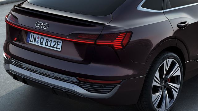 2024 Audi Q8 Sportback e-tron 50 quattro S-Line運動版  第6張相片
