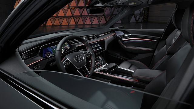 2024 Audi Q8 Sportback e-tron 50 quattro S-Line運動版  第7張相片