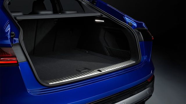 2024 Audi Q8 Sportback e-tron SQ8  第10張相片