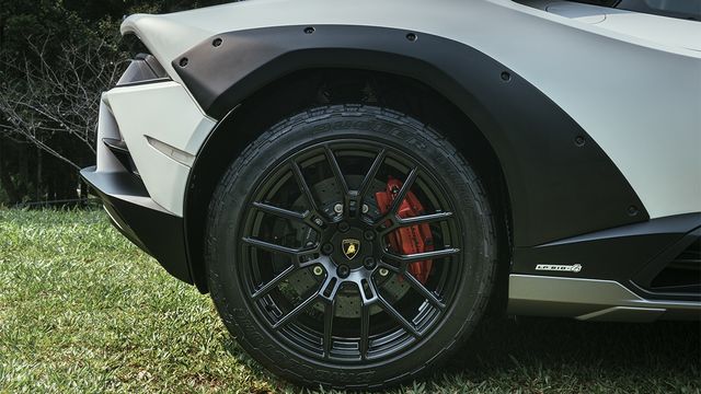 2024 Lamborghini Huracan Sterrato V10  第6張相片