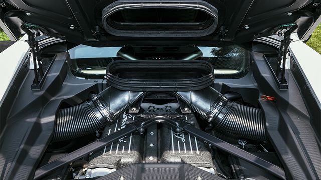 2024 Lamborghini Huracan Sterrato V10  第10張相片