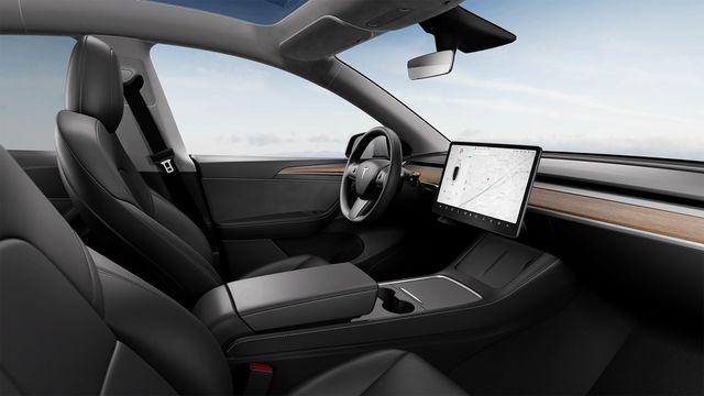 2024 Tesla Model Y Long Range  第2張相片