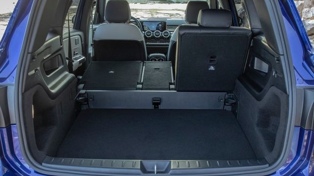 2024 M-Benz GLB 180  第7張相片
