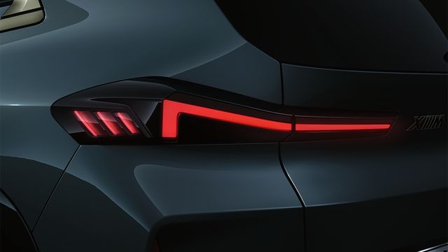 2024 BMW XM V8 Hybrid  第4張相片