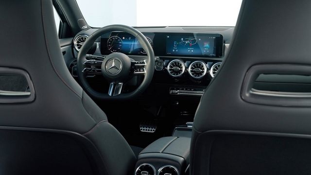 2024 M-Benz A-Class A180  第7張相片