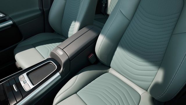 2024 M-Benz B-Class B180  第4張相片