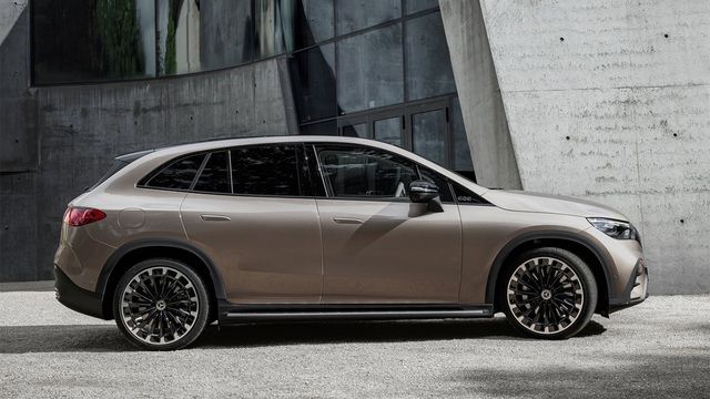 2024 M-Benz EQE SUV 350 4MATIC  第3張相片