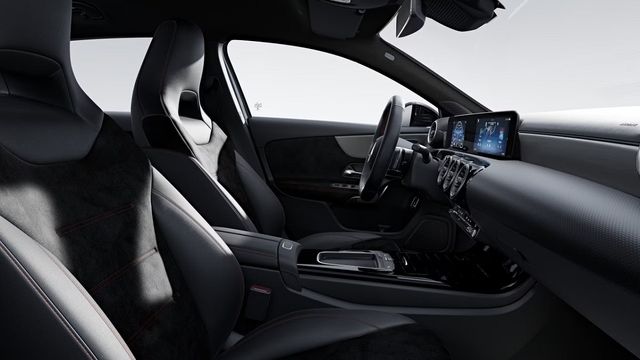 2024 M-Benz CLA 200  第3張相片