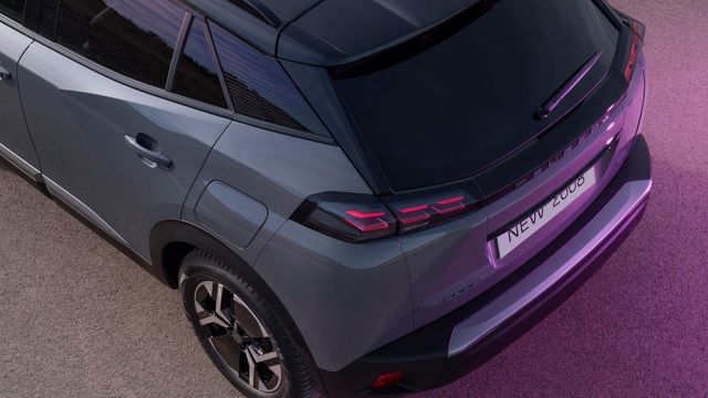 2024 Peugeot 2008 1.2 GT  第4張相片