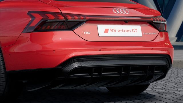 2024 Audi e-tron GT RS Carbon Edition  第4張相片