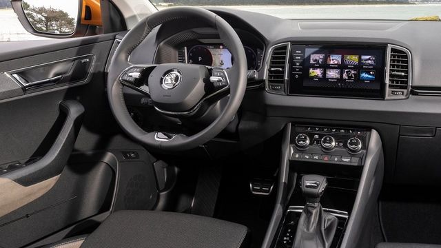 2024 Skoda Karoq 1.5 TSI新雪山版  第6張相片