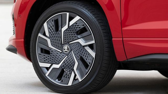 2024 Skoda Karoq 1.5 TSI新玉山版  第5張相片
