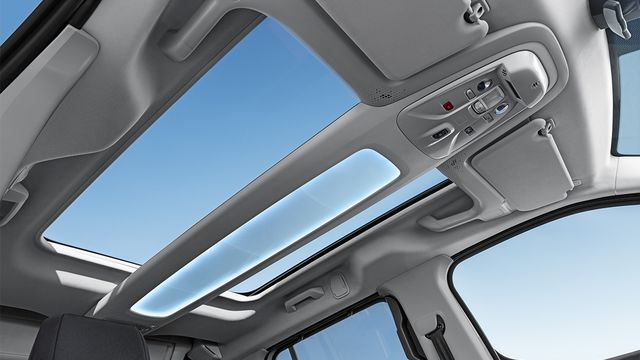 2024 Citroen Berlingo Feel M五人座Modutop全景玻璃車頂  第6張相片