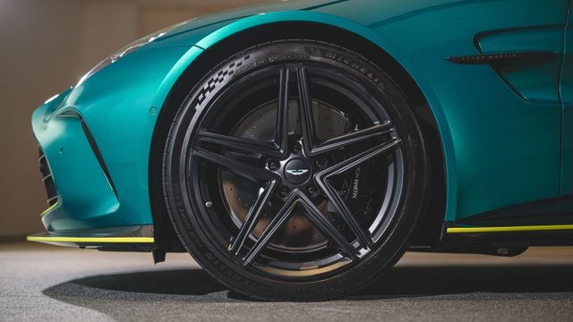 2024 Aston Martin Vantage 4.0 V8  第4張相片