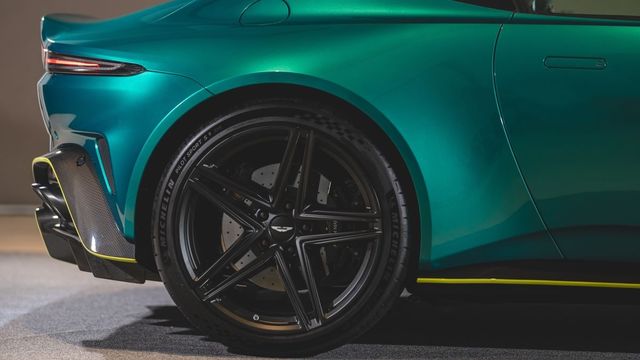 2024 Aston Martin Vantage 4.0 V8  第5張相片