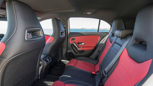 2019 M-Benz A-Class A250運動版  第8張相片