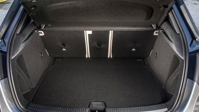 2019 M-Benz A-Class A200  第9張相片