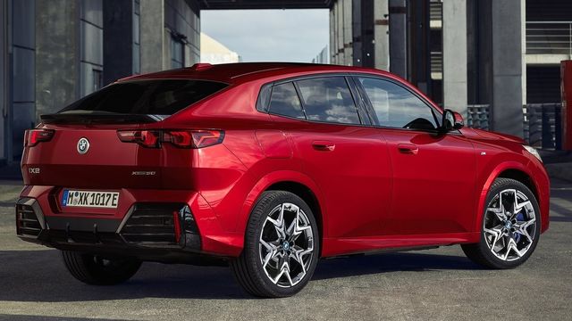 2024 BMW iX2 xDrive30iM Sport  第3張相片