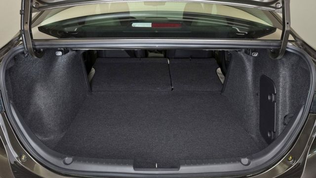2019 Mazda 3 4D 2.0尊榮進化版  第10張相片
