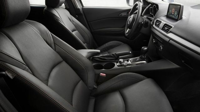 2019 Mazda 3 5D 2.0尊榮進化版  第6張相片