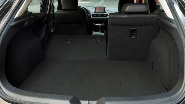 2019 Mazda 3 5D 2.0尊榮進化版  第9張相片