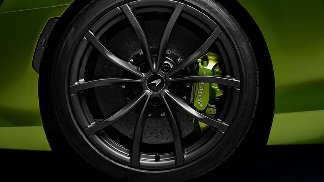 2025 McLaren Artura V6 Hybrid  第5張相片