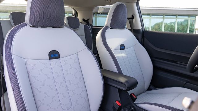 2024 Mini Hatch Cooper C  第8張相片
