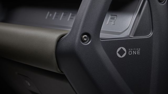 2025 Land Rover Defender 110 V8 OCTA Edition One  第9張相片