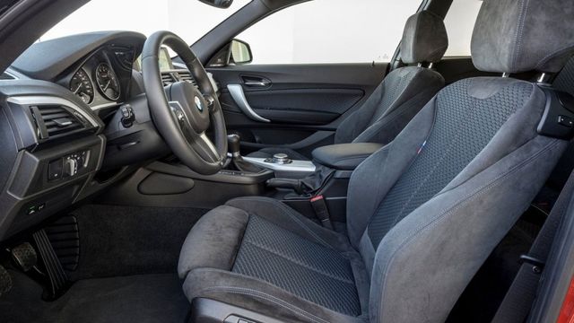 2019 BMW 1-Series M140i Shadow Edition  第9張相片