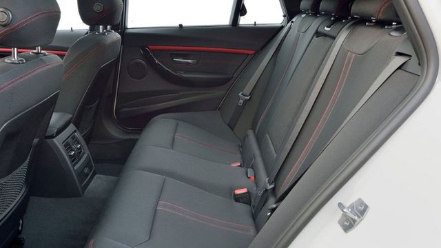 2019 BMW 3-Series Touring 318i  第9張相片
