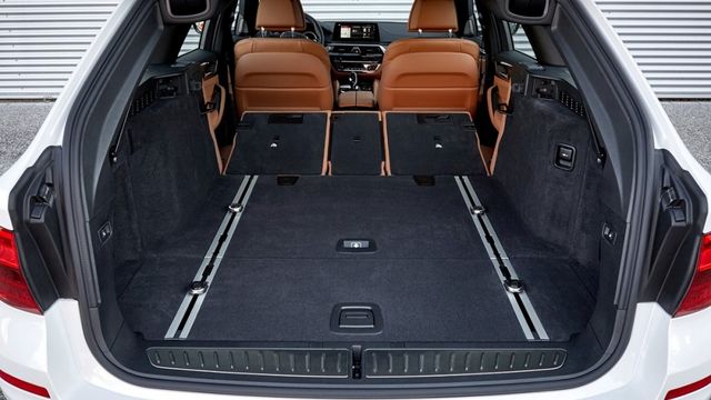 2019 BMW 5-Series Touring 520i Luxury  第10張相片