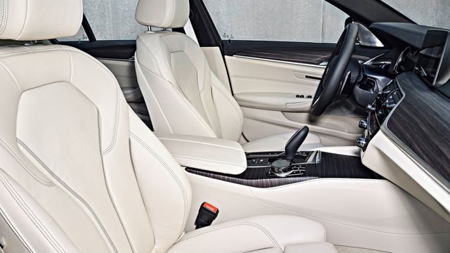 2019 BMW 5-Series Touring 530i M Sport  第7張相片