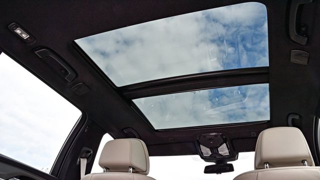 2019 BMW 5-Series Touring 530i M Sport  第8張相片