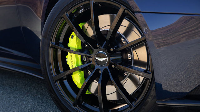 2019 Aston Martin DB11 AMR  第6張相片
