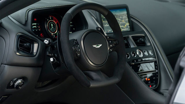 2019 Aston Martin DB11 AMR  第7張相片