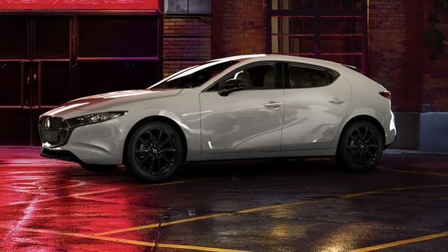 2025 Mazda 3 5D 20S Carbon Edition  第3張相片