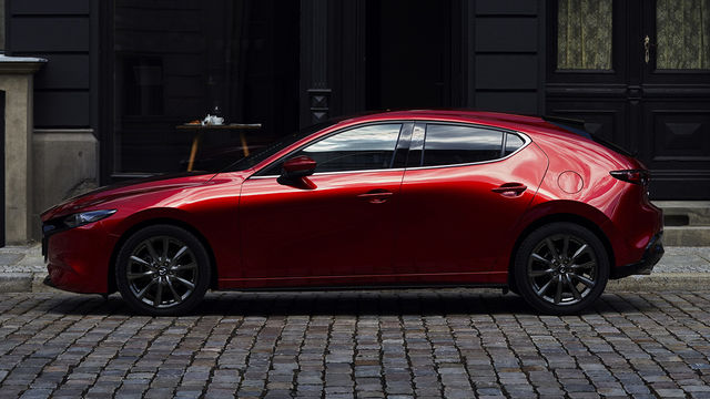 2025 Mazda 3 5D 20S Premium  第2張相片