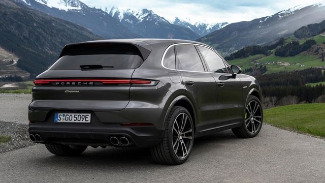 2025 Porsche Cayenne E-Hybrid  第2張相片
