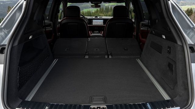 2025 Porsche Cayenne S  第9張相片