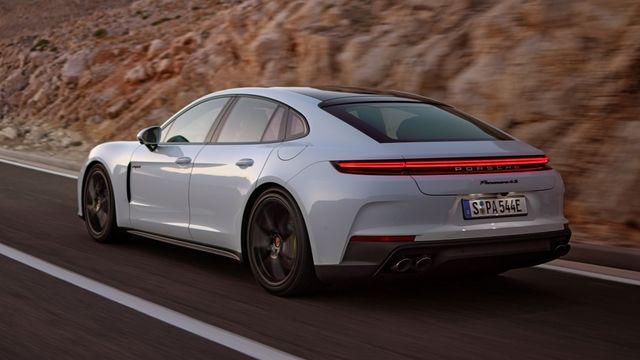 2025 Porsche Panamera 4 S E-Hybrid  第2張相片