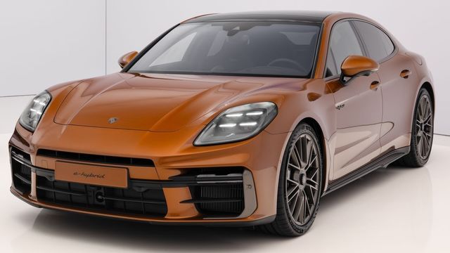 2025 Porsche Panamera Turbo E-Hybrid  第1張相片