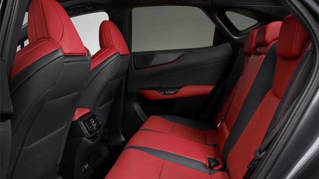 2025 Lexus NX 450h＋ F Sport版  第10張相片