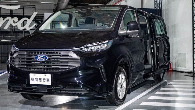 2025 Ford Tourneo Custom Kombi Limited 八座  第1張相片